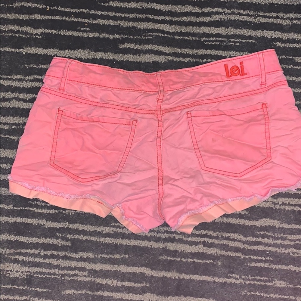 Shorts - Picture 3 of 4